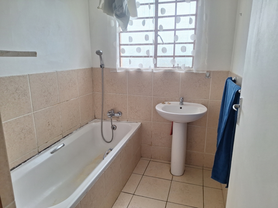 To Let 2 Bedroom Property for Rent in Mosel Eastern Cape